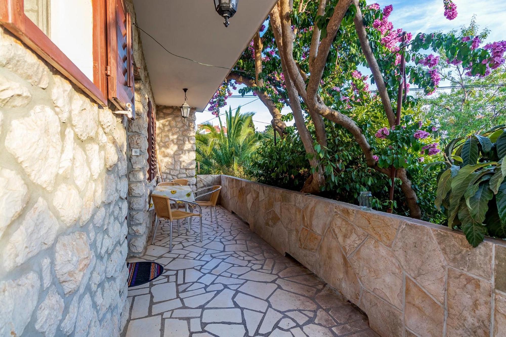 Apartament Fredi *