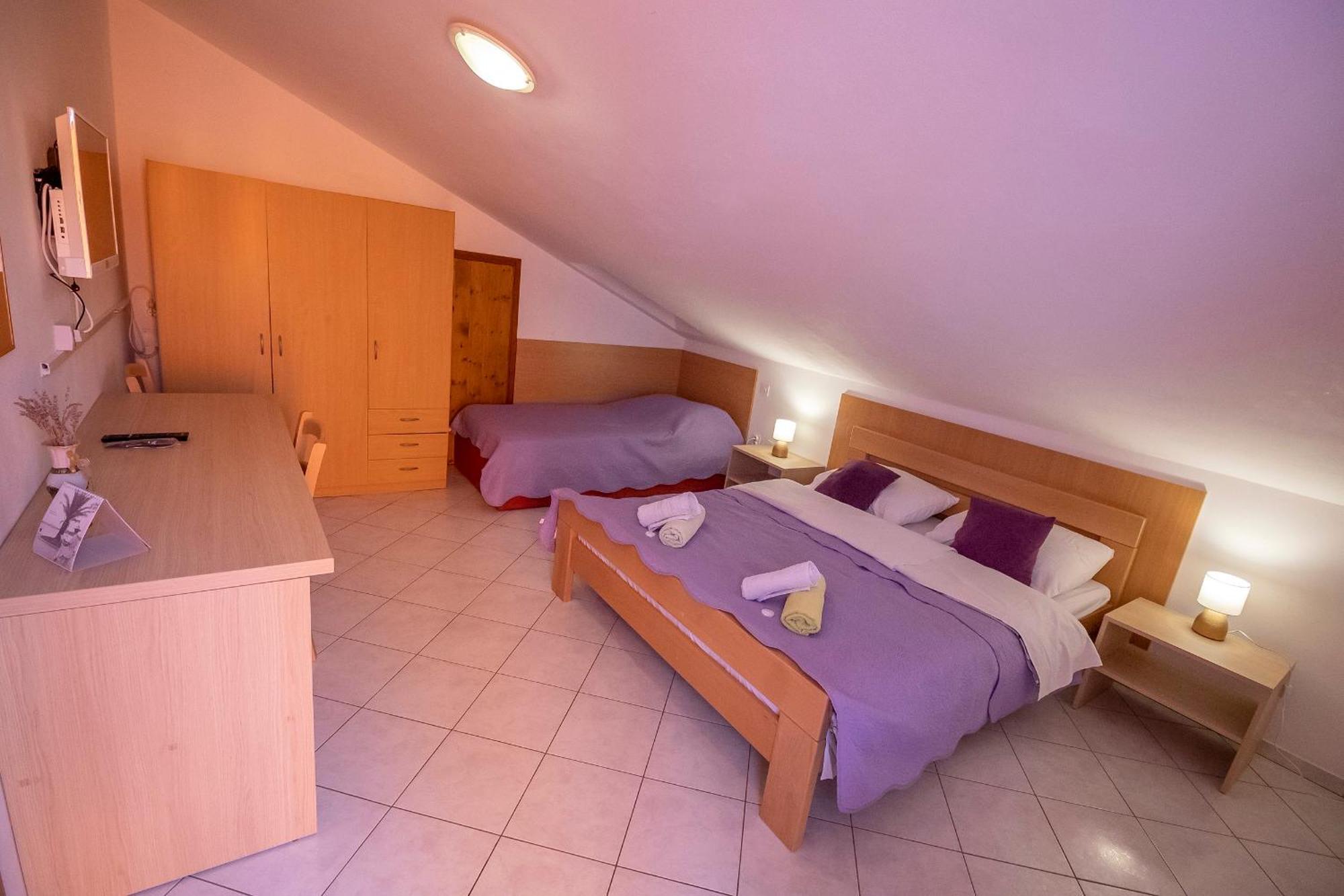 Apartament Fredi *